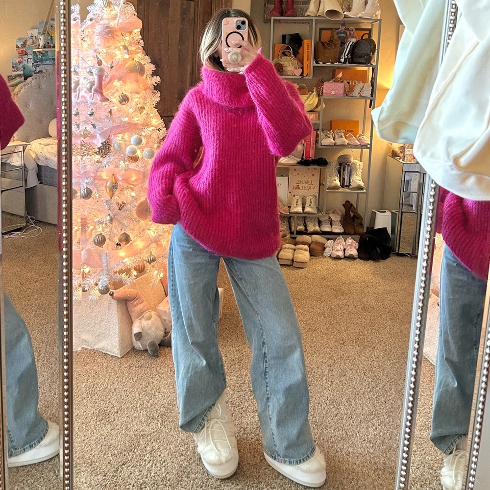 Studio Michelle Stuart Vintage 80s Hot Pink Mohair Cozy Turtleneck Sweater